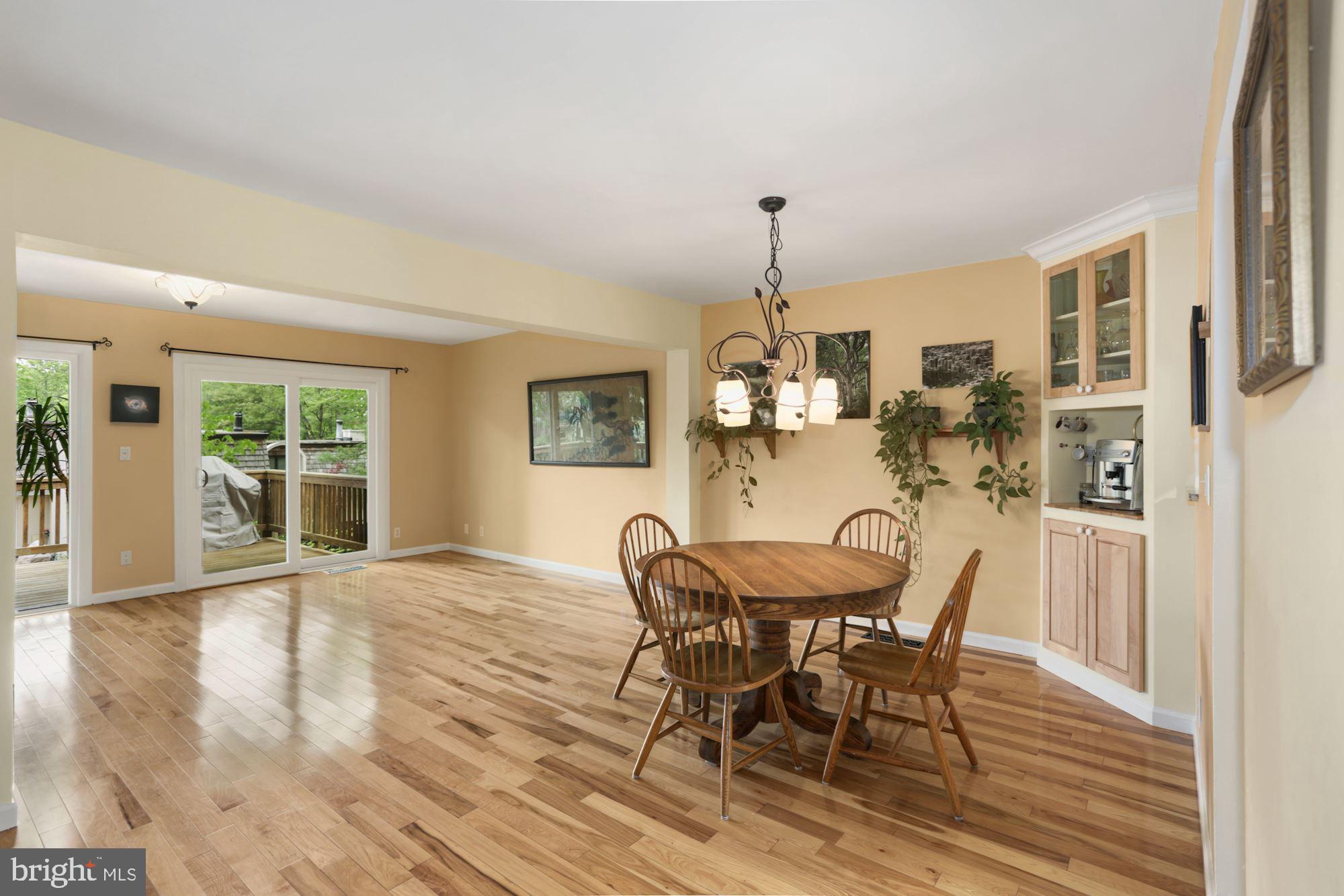 1647 Valencia Way Reston, VA 20190 - Photo 13 of 33