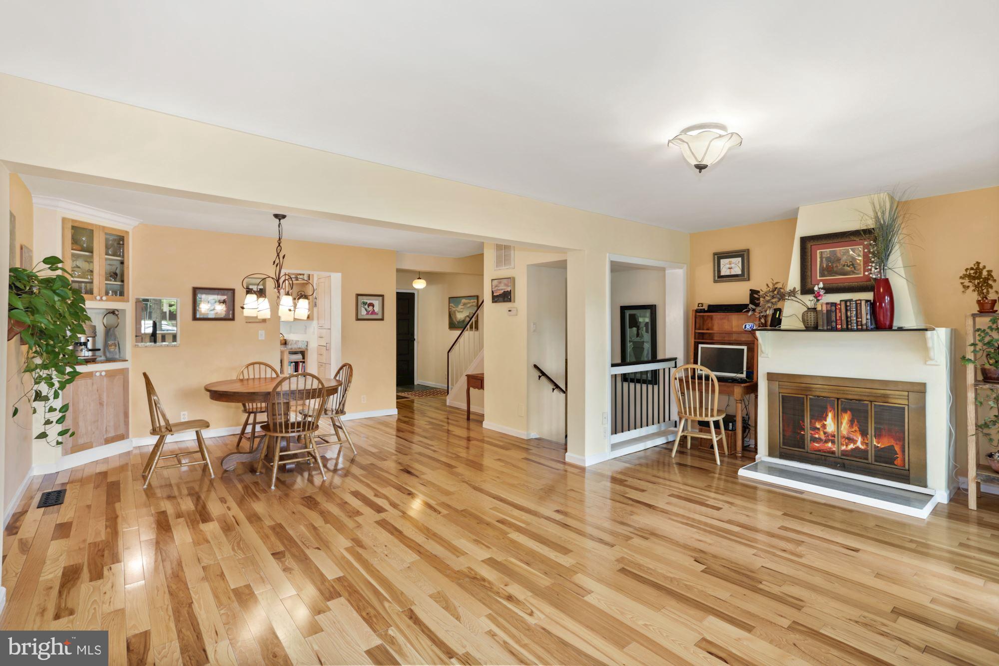 1647 Valencia Way Reston, VA 20190 - Photo 15 of 33