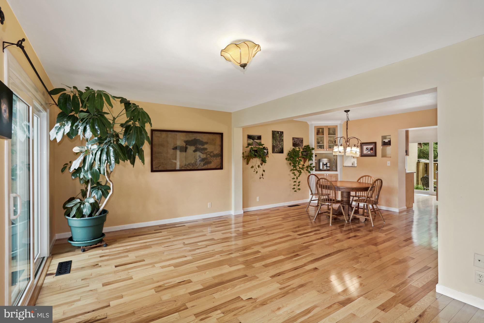 1647 Valencia Way Reston, VA 20190 - Photo 16 of 33