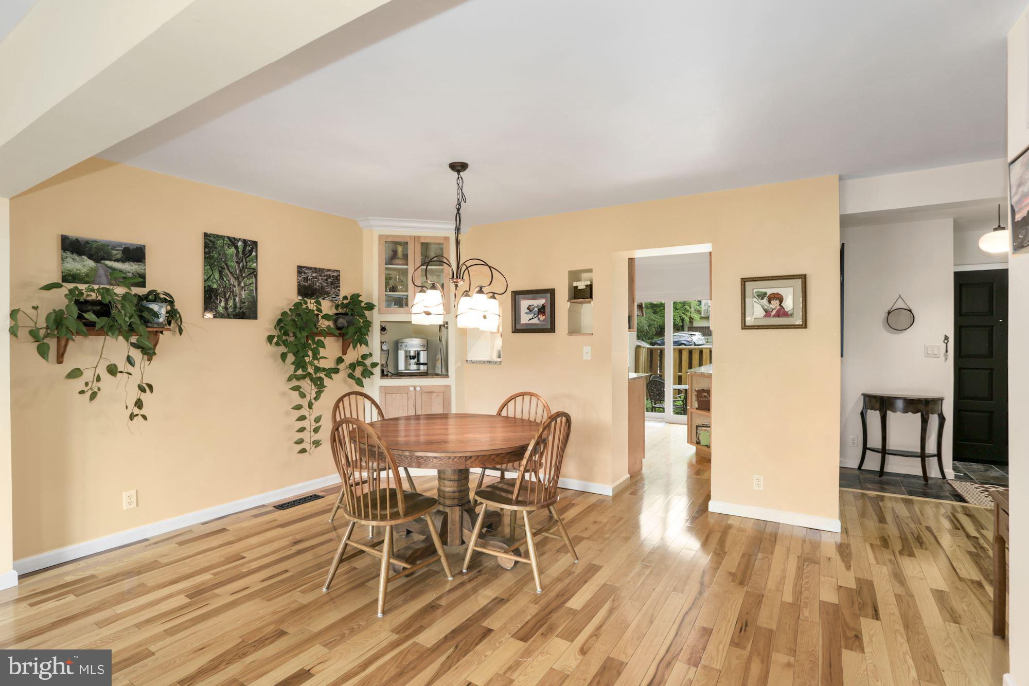 1647 Valencia Way Reston, VA 20190 - Photo 17 of 33
