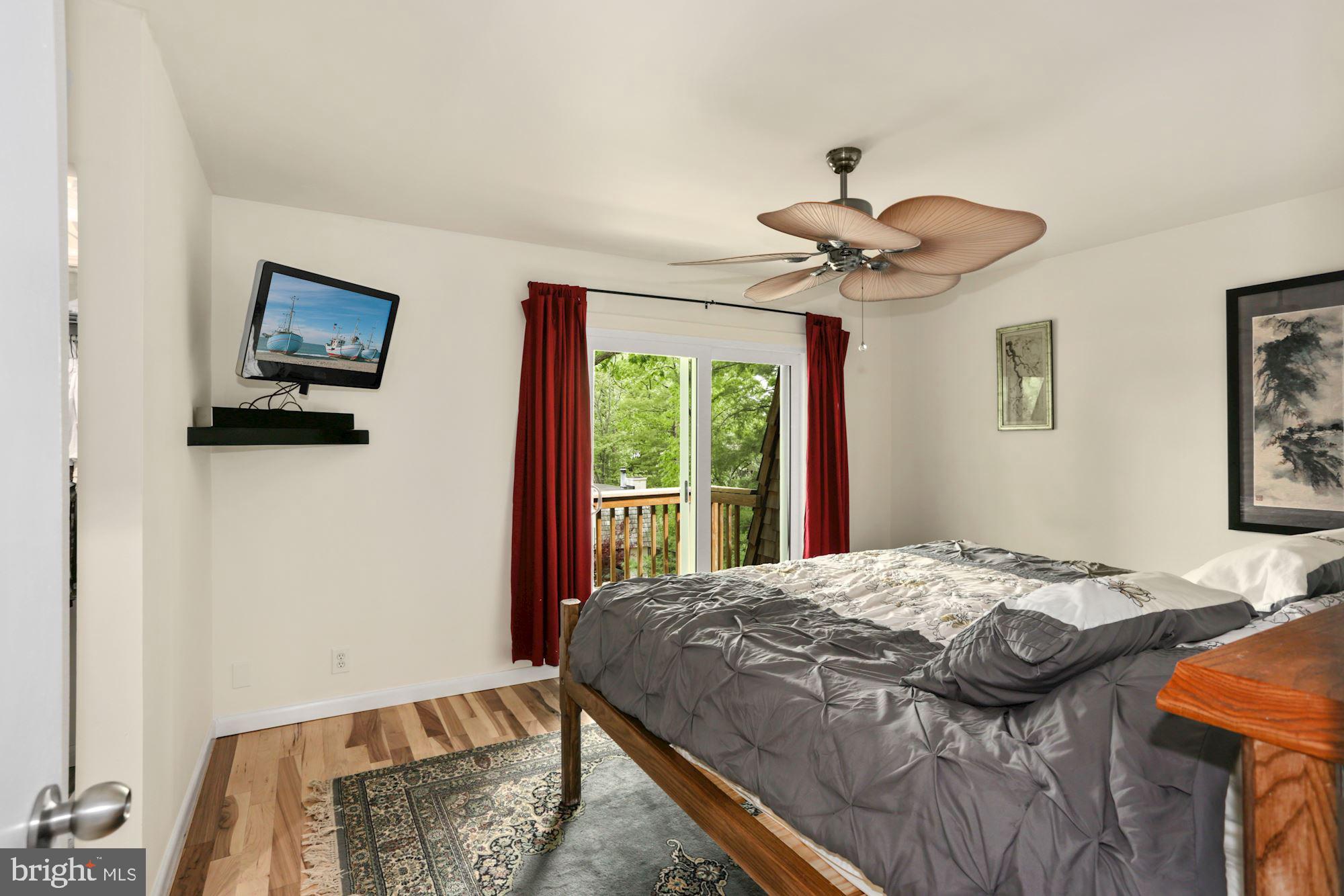 1647 Valencia Way Reston, VA 20190 - Photo 19 of 33