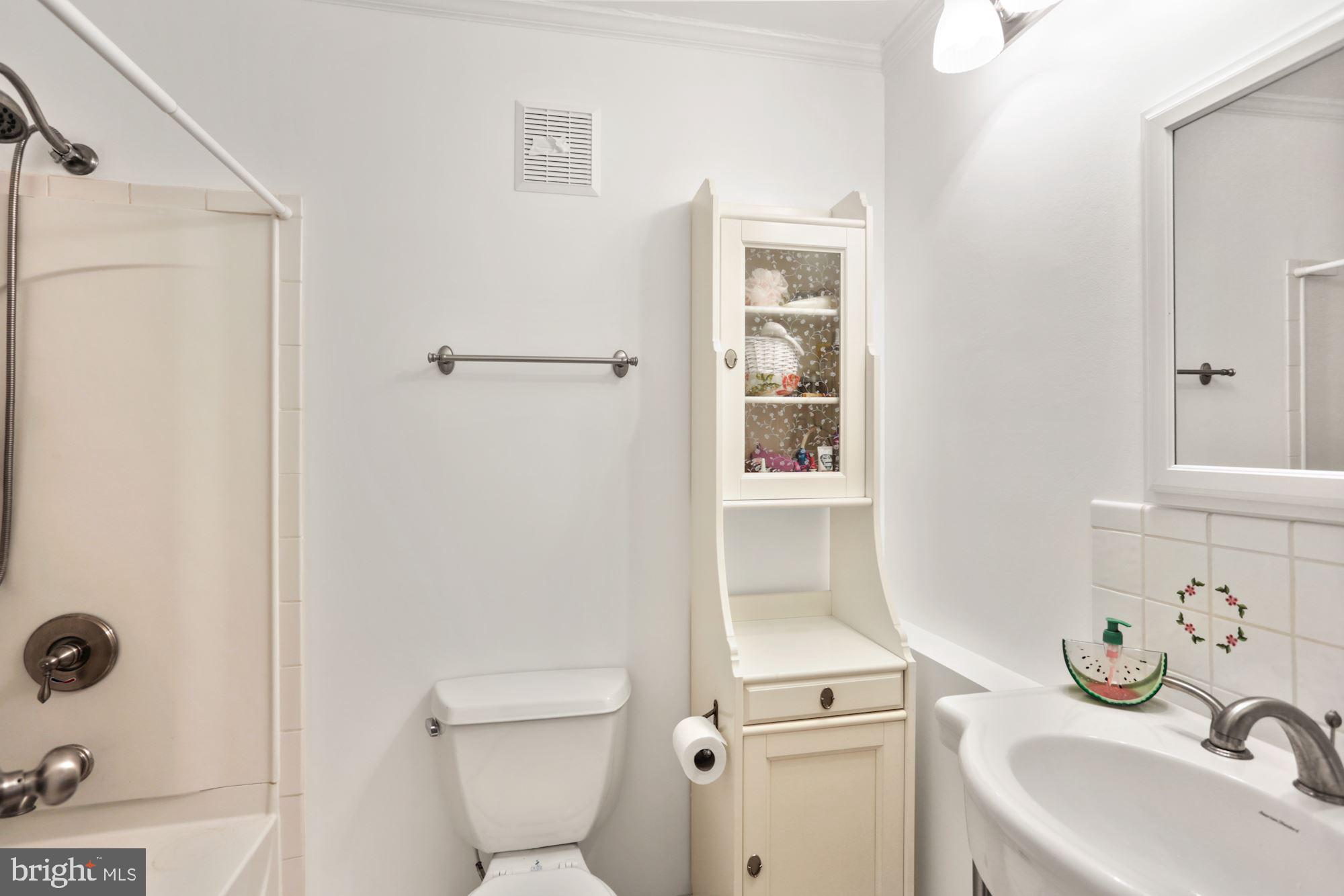 1647 Valencia Way Reston, VA 20190 - Photo 25 of 33
