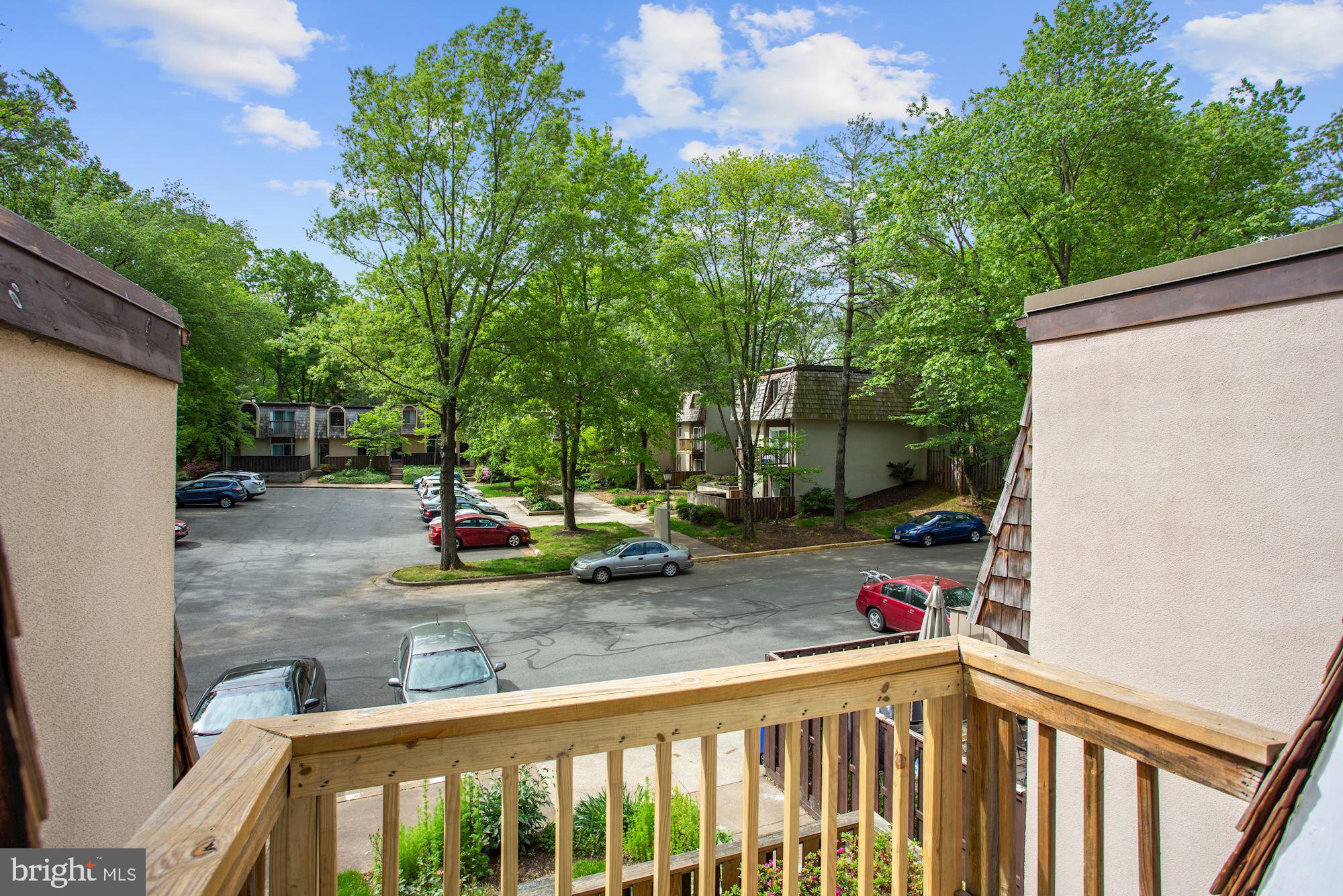 1647 Valencia Way Reston, VA 20190 - Photo 4 of 33