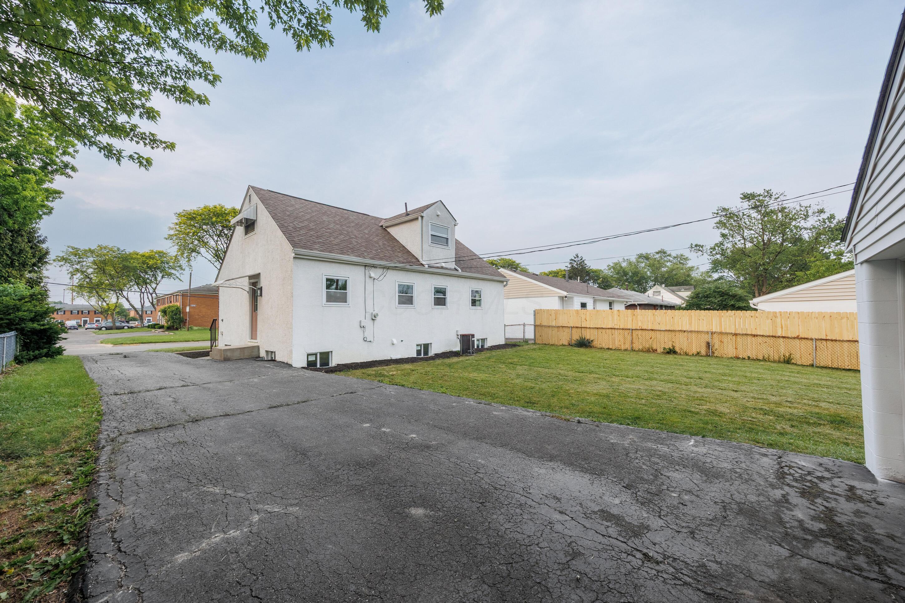 1079 Loring Road Columbus, OH 43224 - Photo 44 of 48 0603 1079 Loring Rd-13