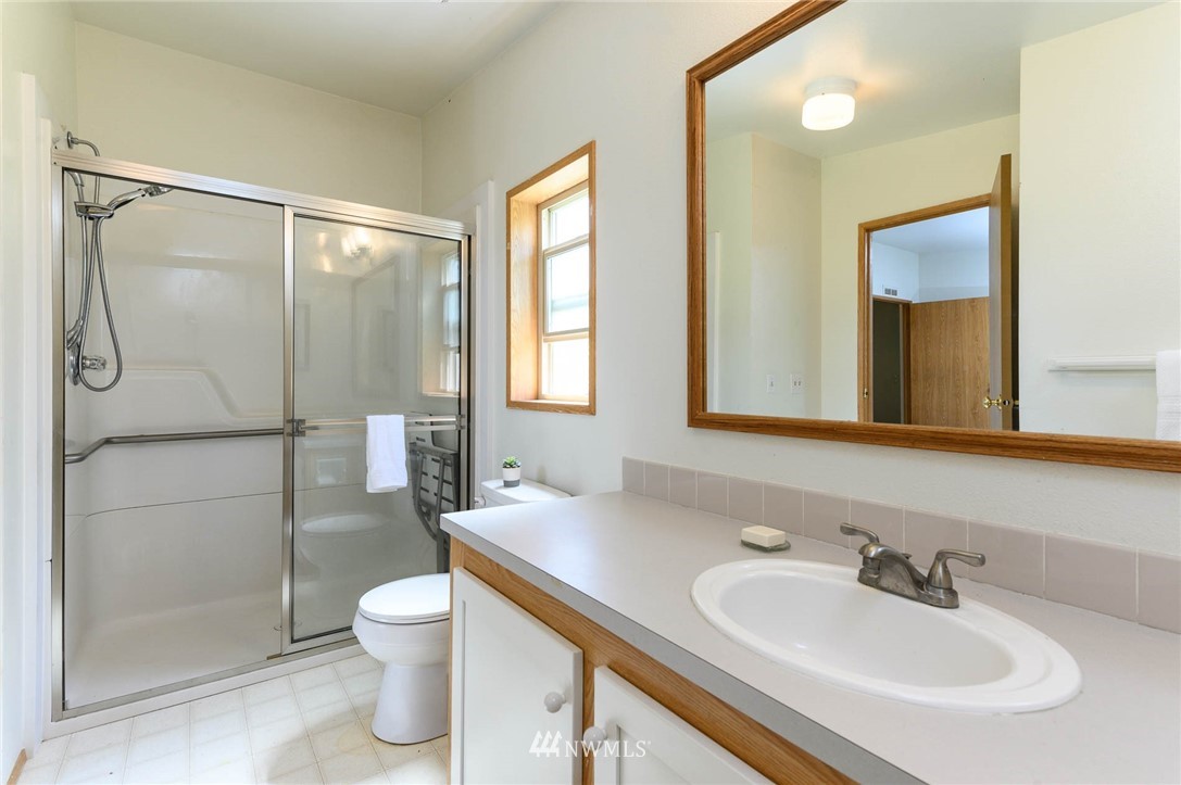 10306 Southwest Bank Road Vashon, WA 98070 - Photo 13 of 25 Gallery Image 13
