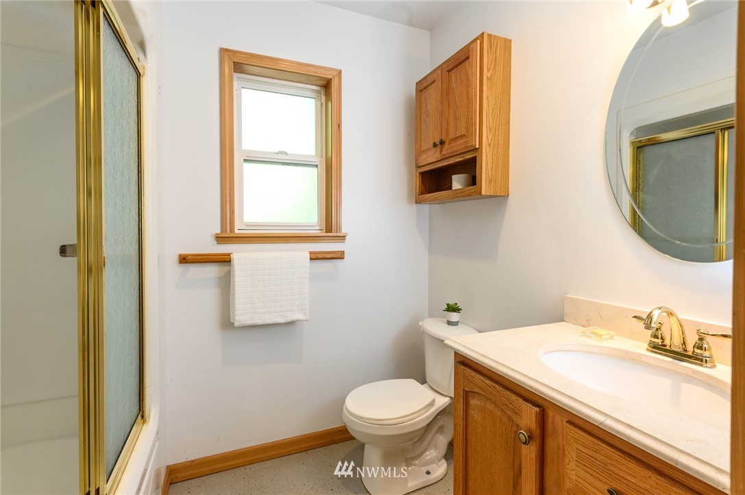 10306 Southwest Bank Road Vashon, WA 98070 - Photo 17 of 25 Gallery Image 17
