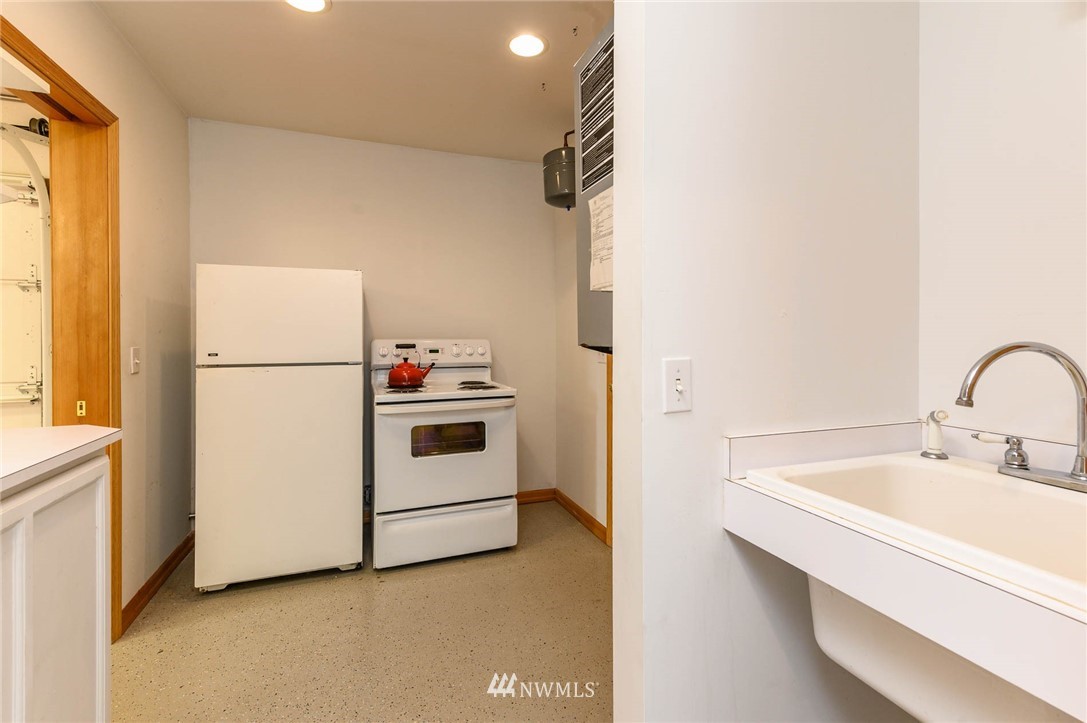 10306 Southwest Bank Road Vashon, WA 98070 - Photo 18 of 25 Gallery Image 18