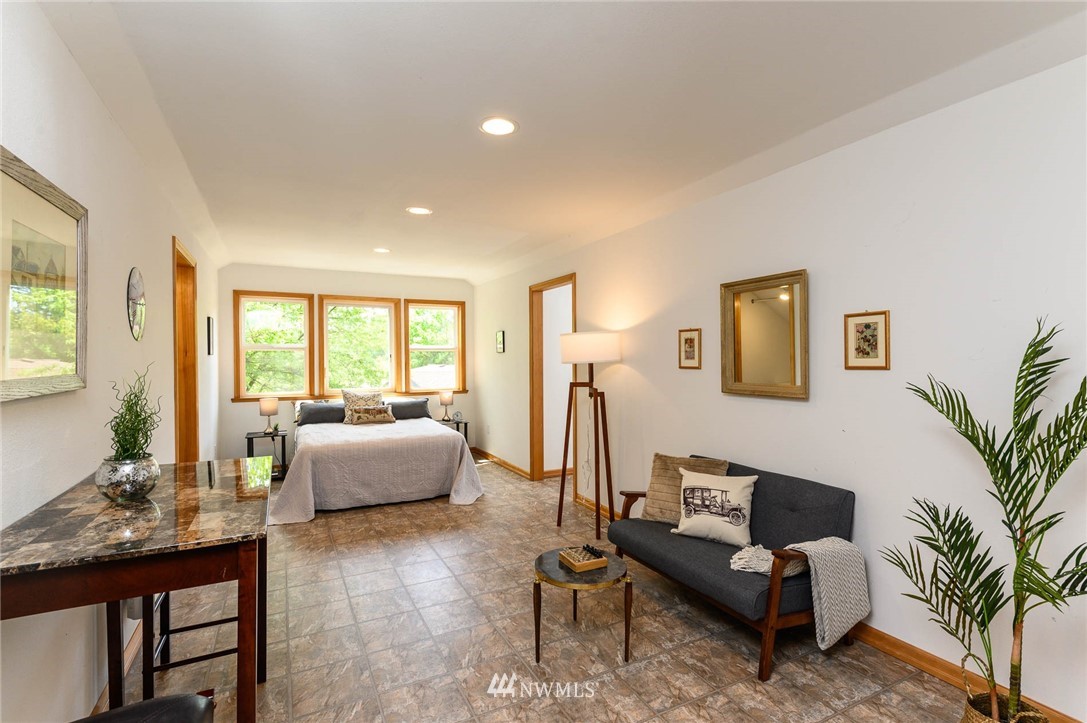 10306 Southwest Bank Road Vashon, WA 98070 - Photo 19 of 25 Gallery Image 19