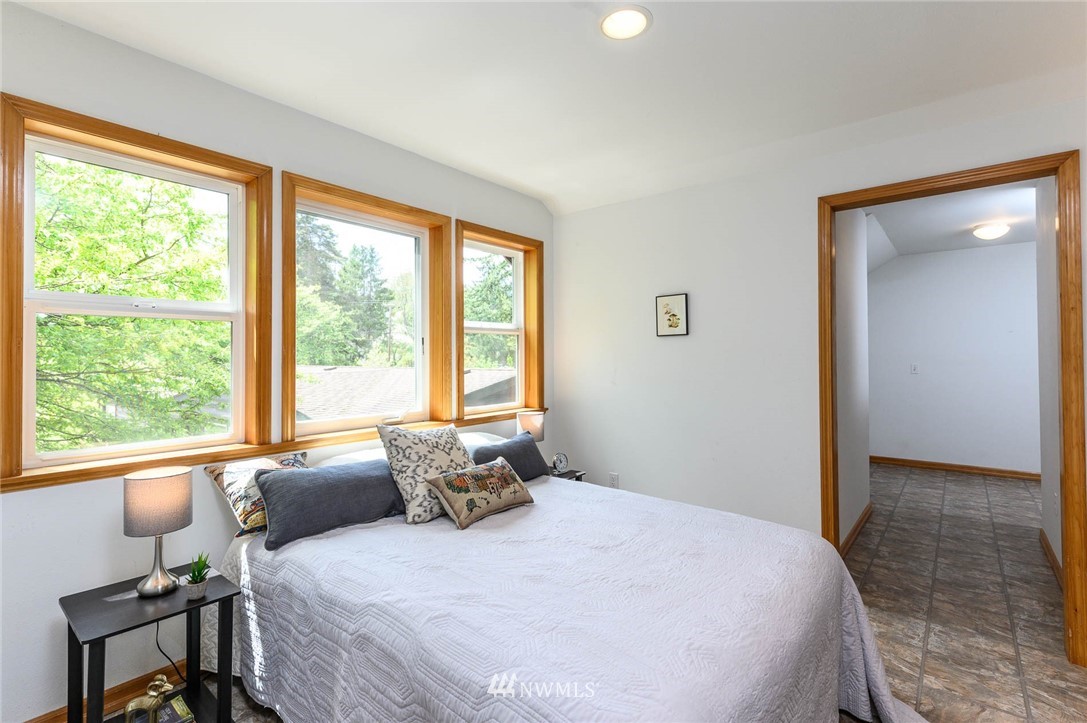 10306 Southwest Bank Road Vashon, WA 98070 - Photo 20 of 25 Gallery Image 20