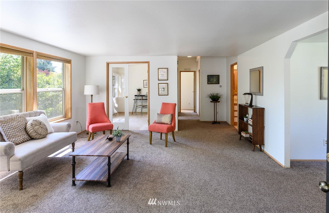10306 Southwest Bank Road Vashon, WA 98070 - Photo 3 of 25 Gallery Image 3