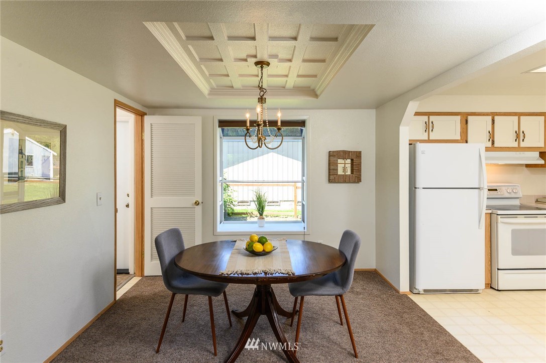 10306 Southwest Bank Road Vashon, WA 98070 - Photo 6 of 25 Gallery Image 6