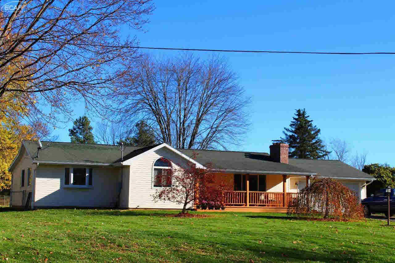 3204 Luce Road Flushing, MI 48433 - Photo 2 of 65 21270640-1.JPG
