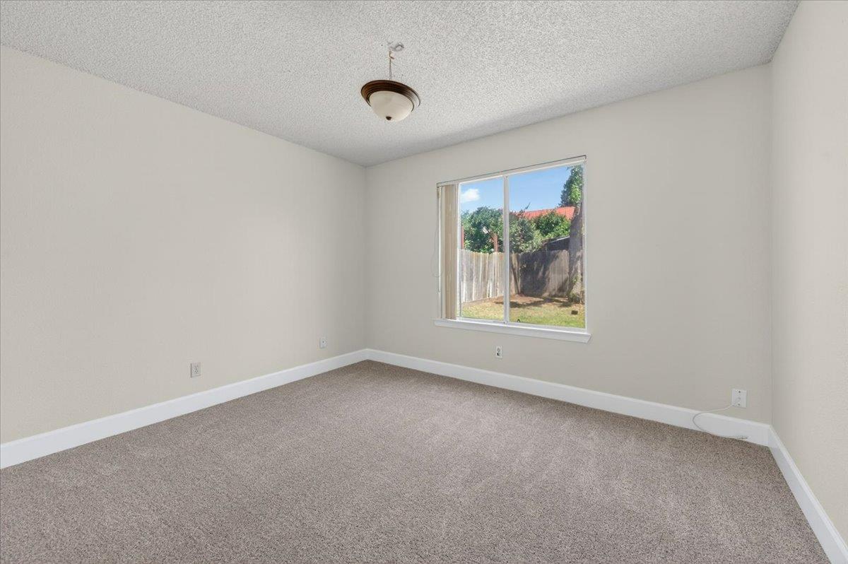 2176 East Decatur Avenue Fresno, CA 93720 - Photo 18 of 36