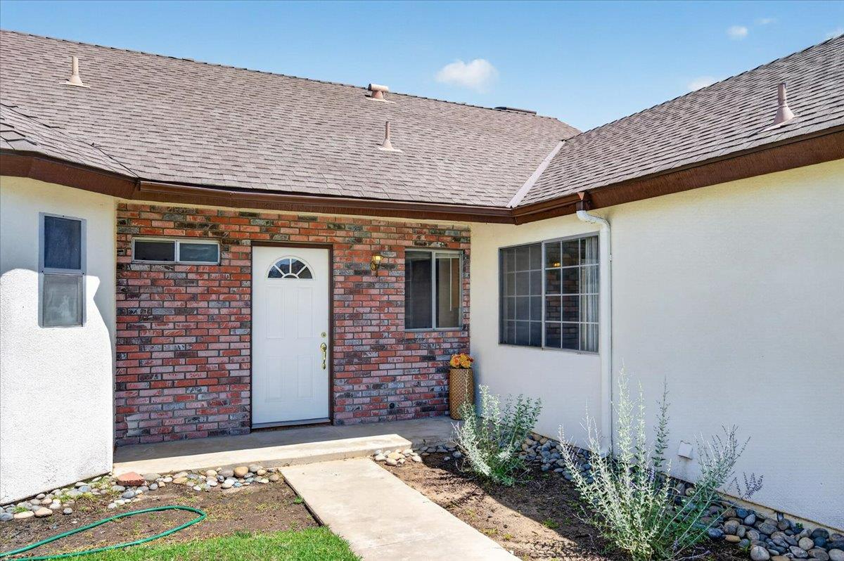 2176 East Decatur Avenue Fresno, CA 93720 - Photo 3 of 36
