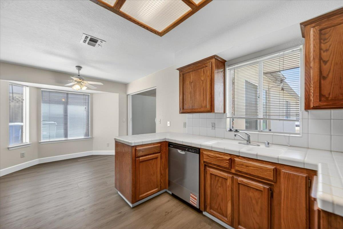 2176 East Decatur Avenue Fresno, CA 93720 - Photo 5 of 36