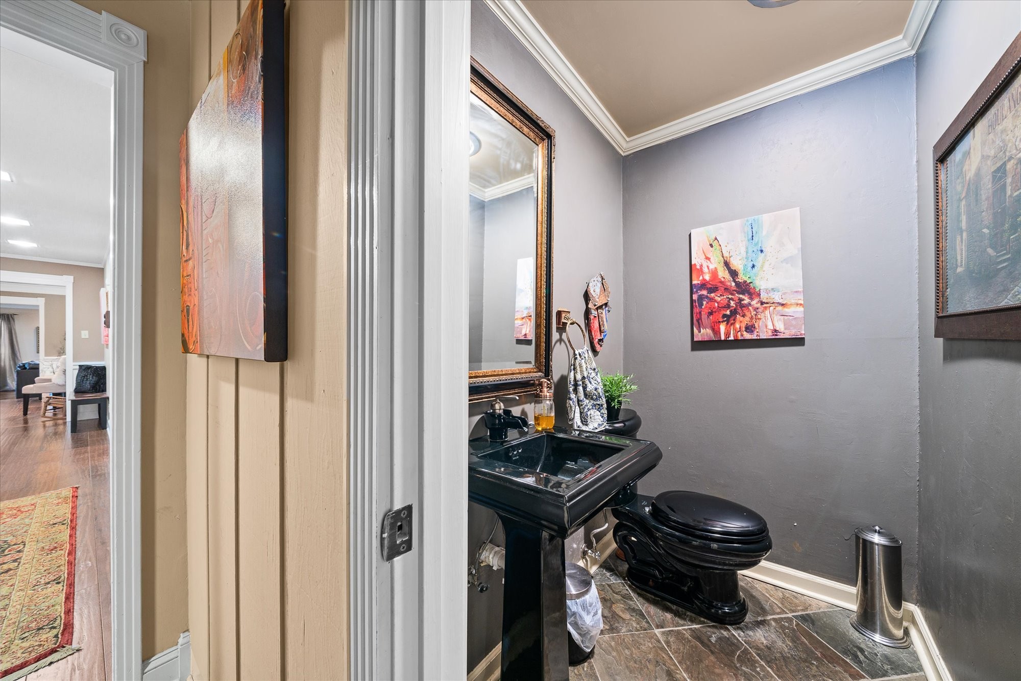 548 Turntable Road Sparta, TN 38583 - Photo 31 of 51 a room with furniture and wooden floor