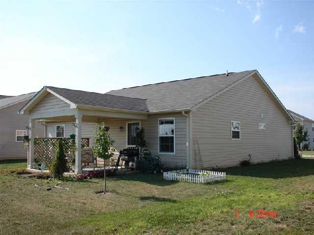 154 Rambling Road Greenfield, IN 46140 - Photo 2 of 5