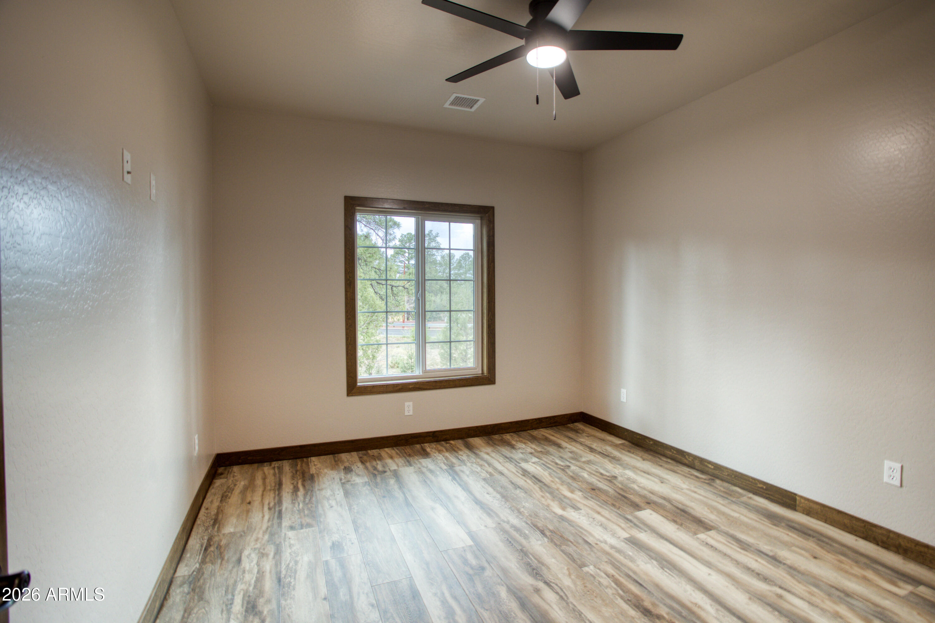 620 Campbell Lane Show Low, AZ 85901 - Photo 23 of 52 BEDROOM 3