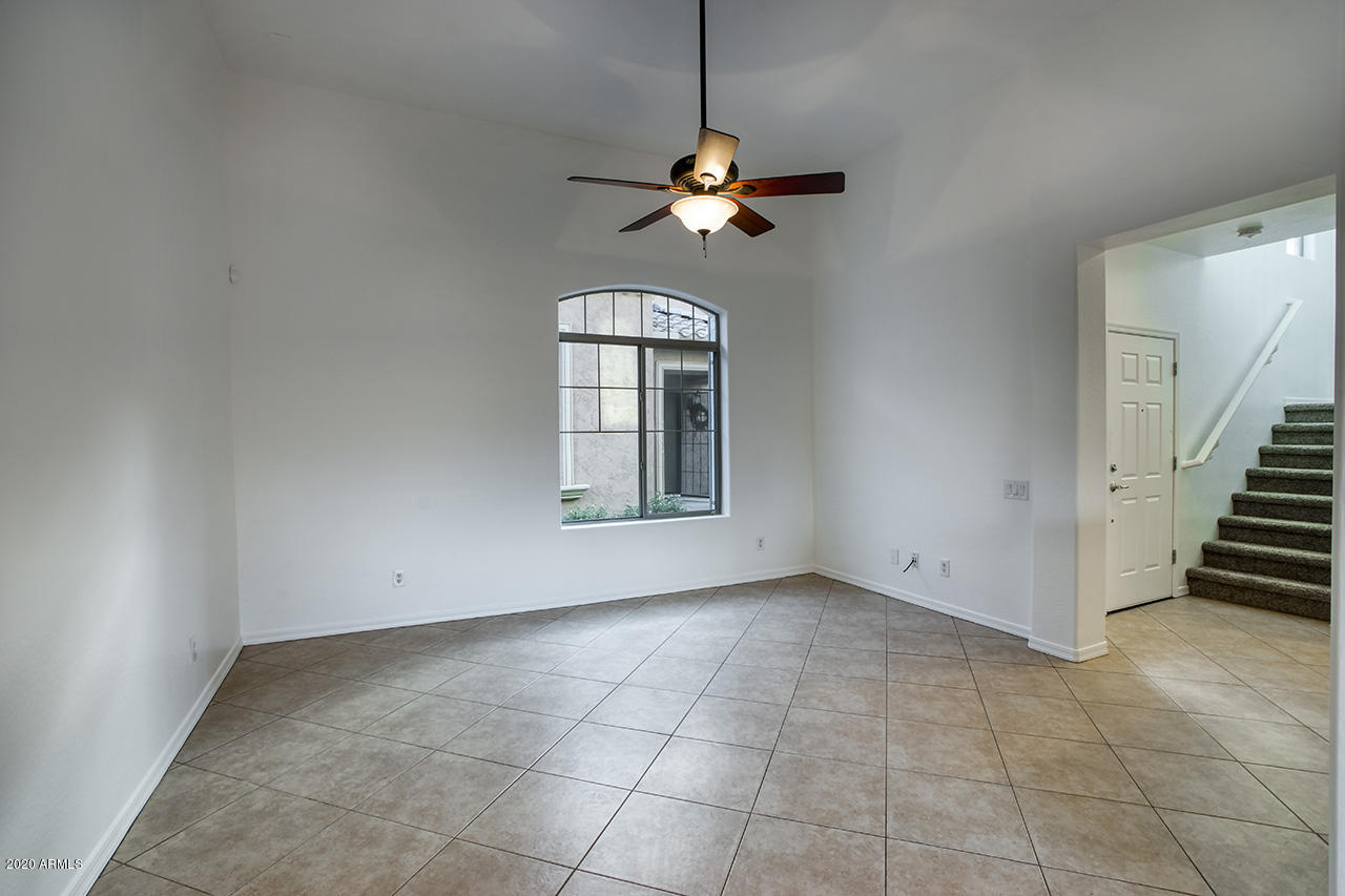 1958 West Davis Road Phoenix, AZ 85023 - Photo 5 of 25 a view of an empty room with a window
