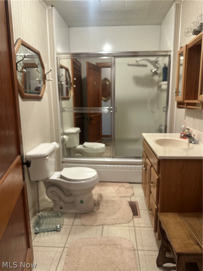 785 C20 Reno, OH 45773 - Photo 13 of 26 Main Bath with Linen Closet