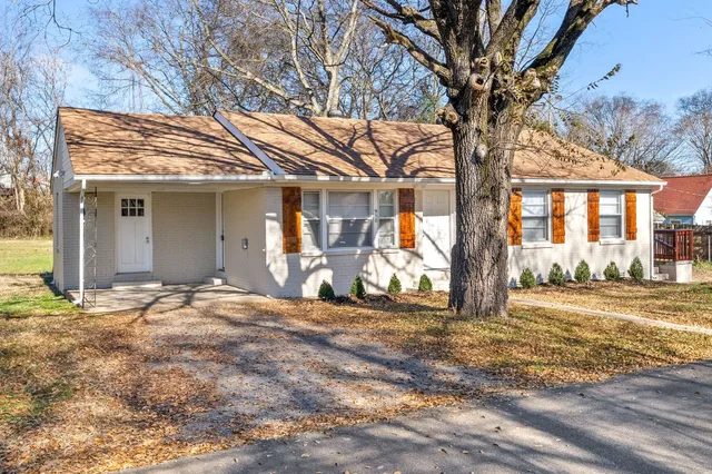 $239,000 | 950 Greenwood Court, Clarksville, TN 37040