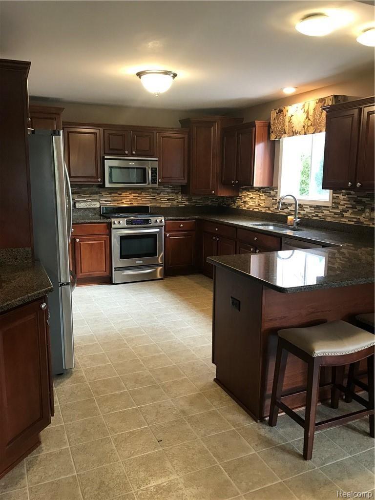 19787 Gill Road Livonia, MI 48152 - Photo 20 of 40 image6.jpeg