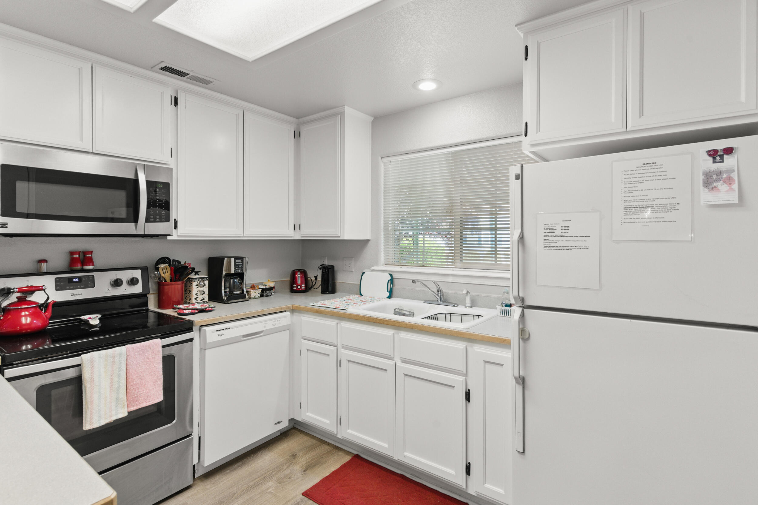1546 Skyhawk Ridge Medford, OR 97504 - Photo 23 of 36 1548 and 1546 skyhawk ridge, medford-30