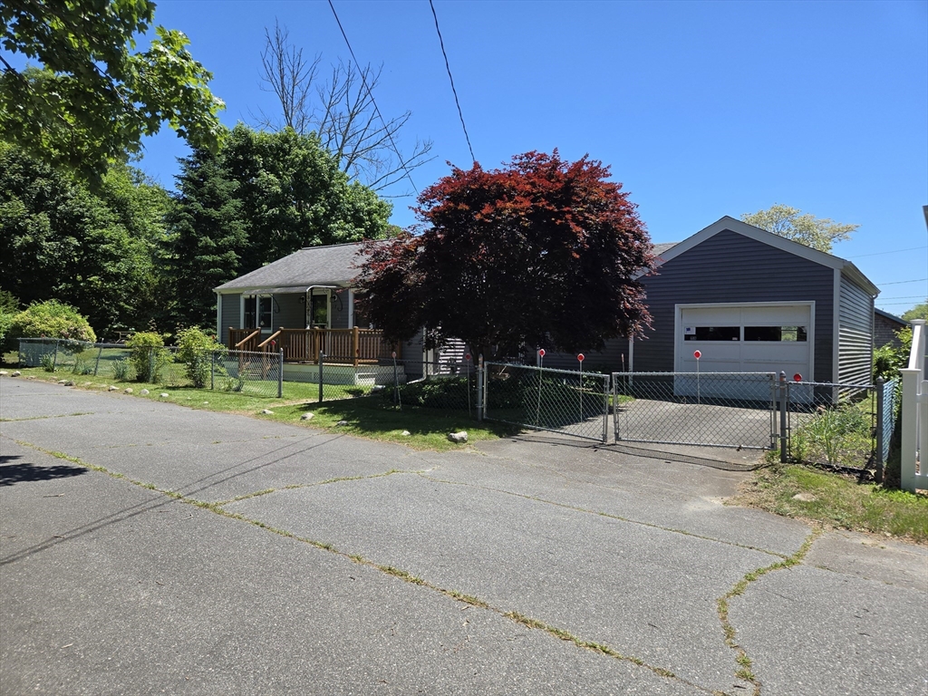 18 Grant Street Acushnet, MA 02743 - Photo 1 of 29