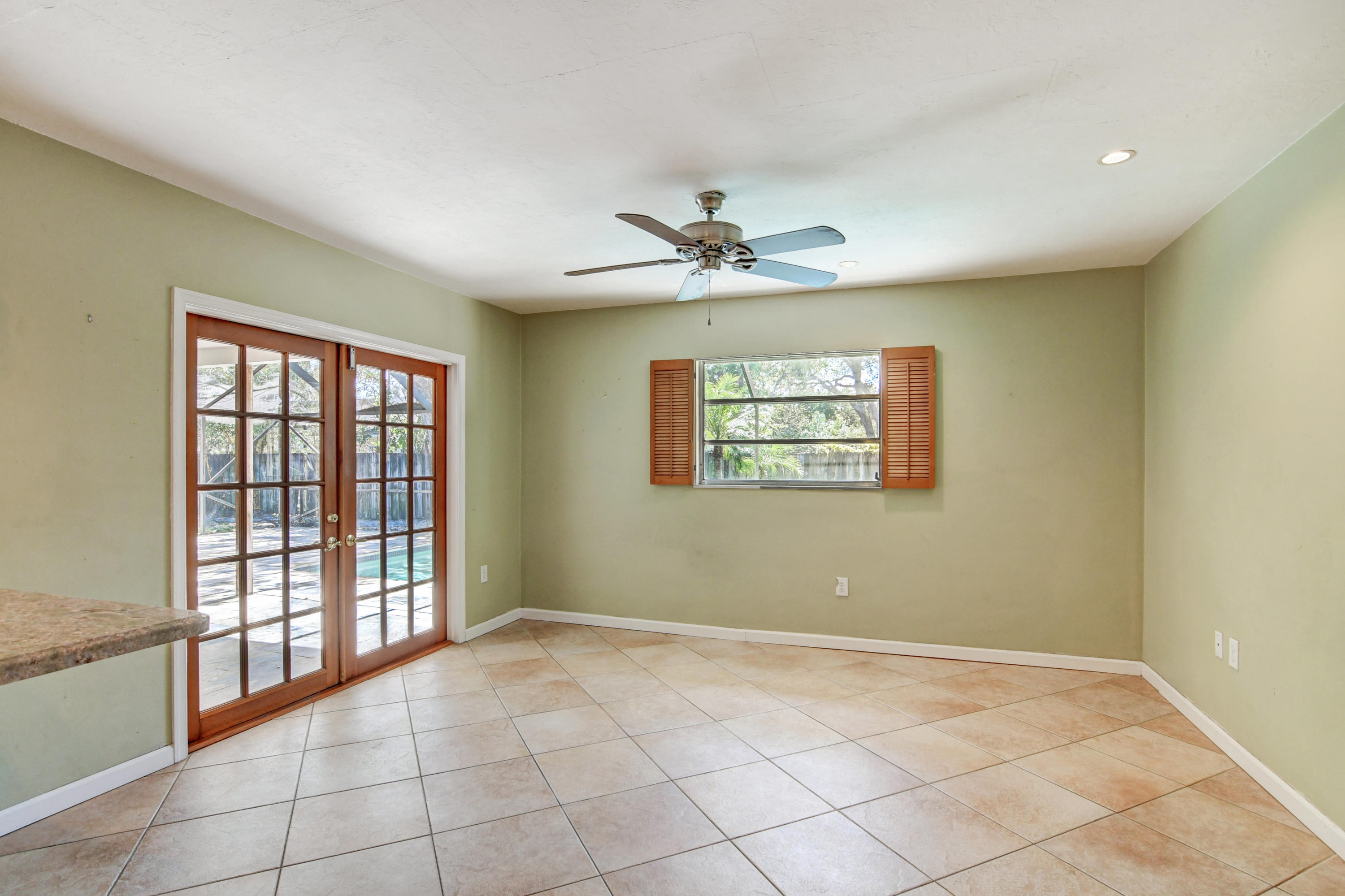 810 Northwest 7th Street Boca Raton, FL 33486 - Photo 17 of 48 Family room