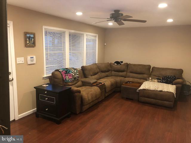 730 Bentley Road Lindenwold, NJ 08021 - Photo 2 of 10