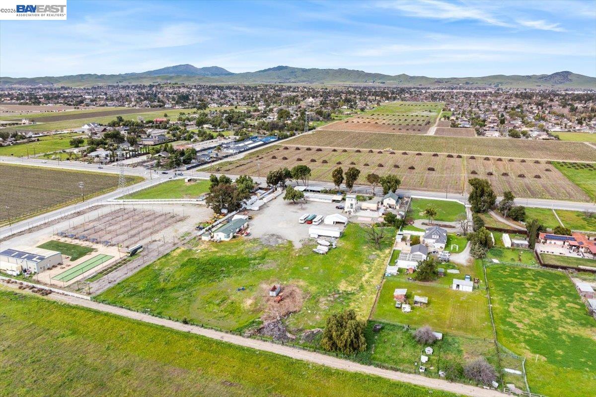 5143 Tesla Road Livermore, CA 94550 - Photo 7 of 35