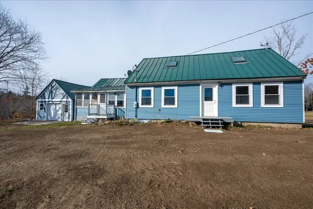 $348,500 | 585 Waldoboro Road, Washington, ME 04574