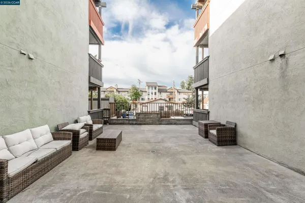 $2,750 | 1315 A Street, Unit 206, Hayward, CA 94541