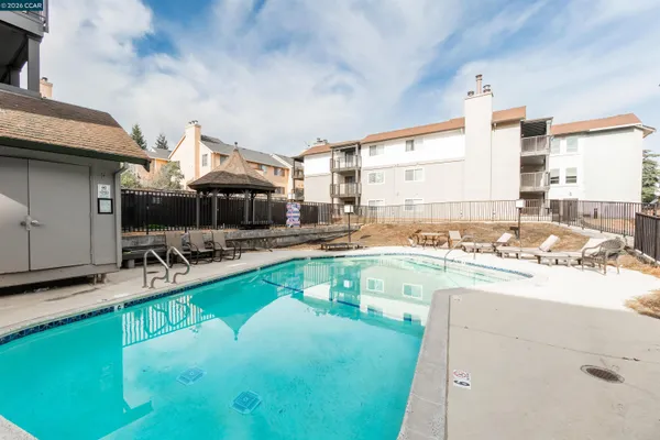 $2,750 | 1315 A Street, Unit 206, Hayward, CA 94541