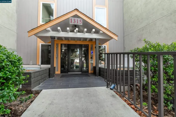 $2,750 | 1315 A Street, Unit 206, Hayward, CA 94541