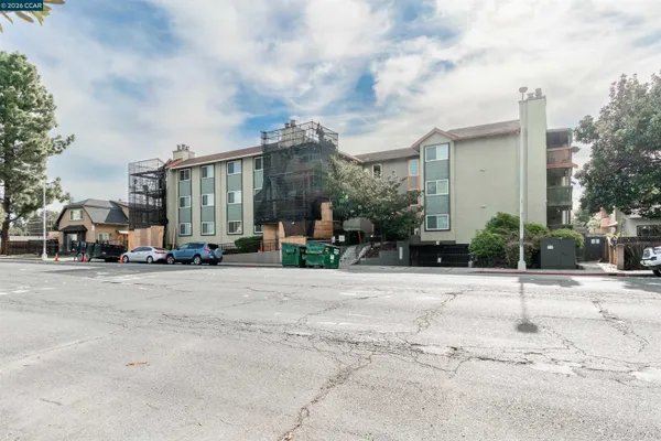 $2,750 | 1315 A Street, Unit 206, Hayward, CA 94541