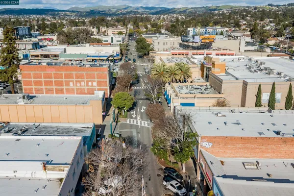 $2,750 | 1315 A Street, Unit 206, Hayward, CA 94541