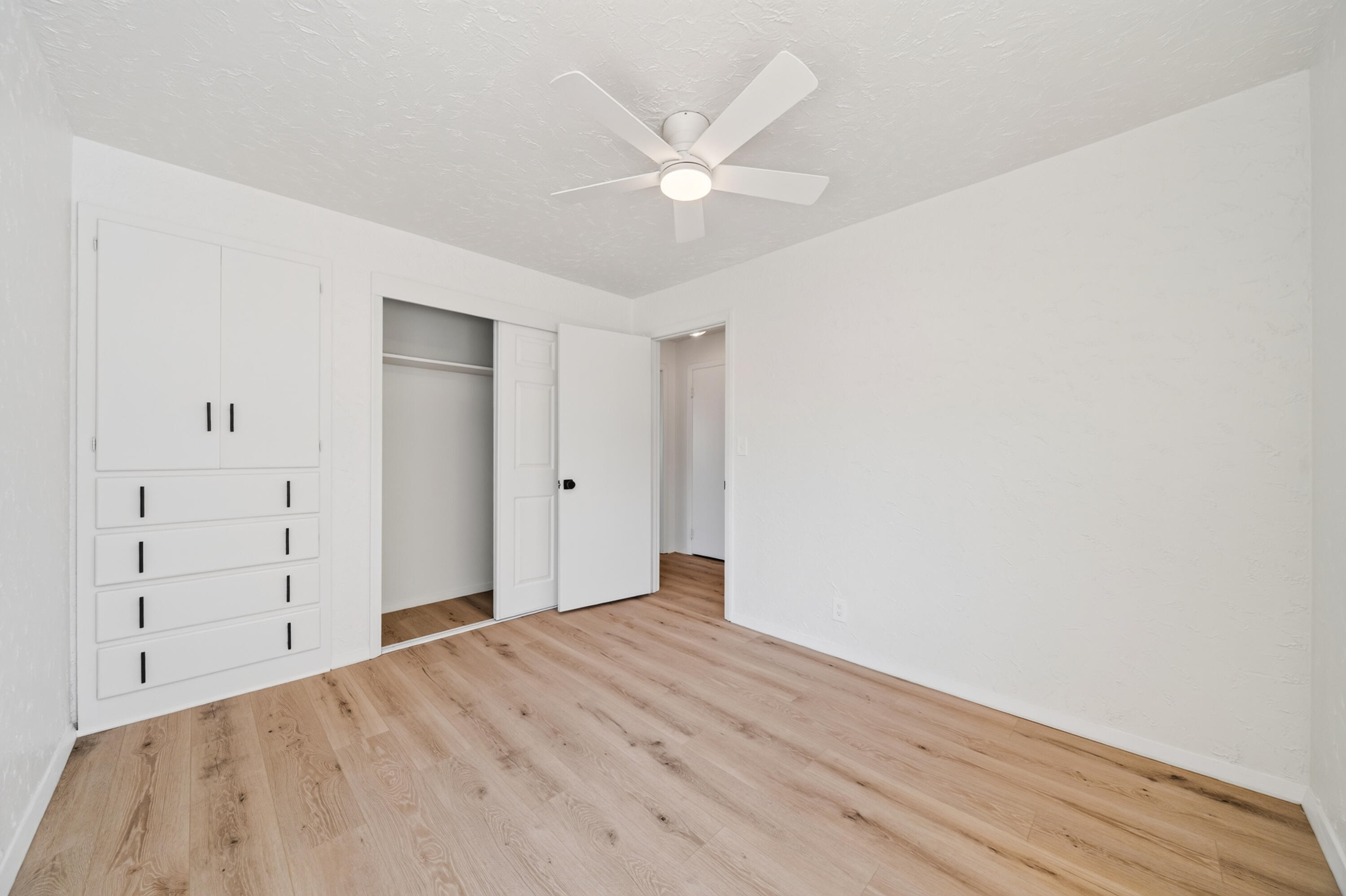 6851 Airport Road Redding, CA 96002 - Photo 14 of 26 Bedroom 1