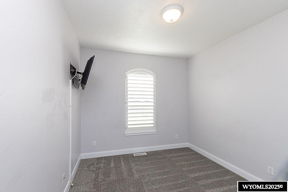1010 Winchester Boulevard Rock Springs, WY 82901 - Photo 8 of 49
