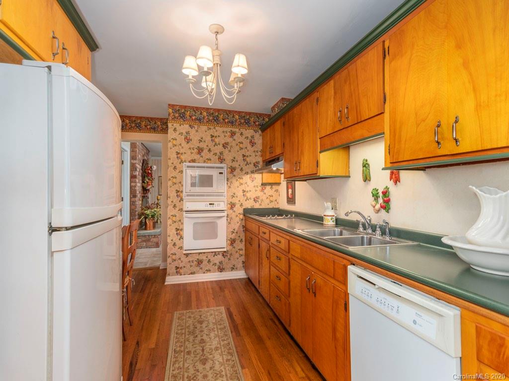 2 Club View Road, Unit 7 Asheville, NC 28804 - Photo 8 of 24 Gallery Image 8