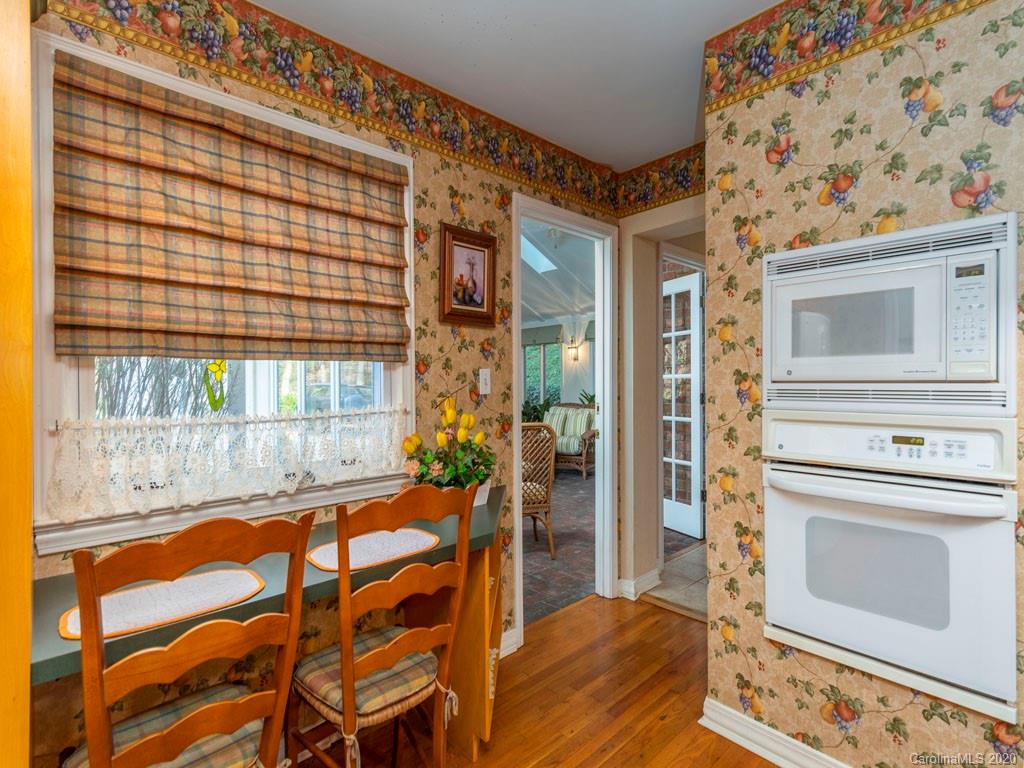 2 Club View Road, Unit 7 Asheville, NC 28804 - Photo 9 of 24 Gallery Image 9