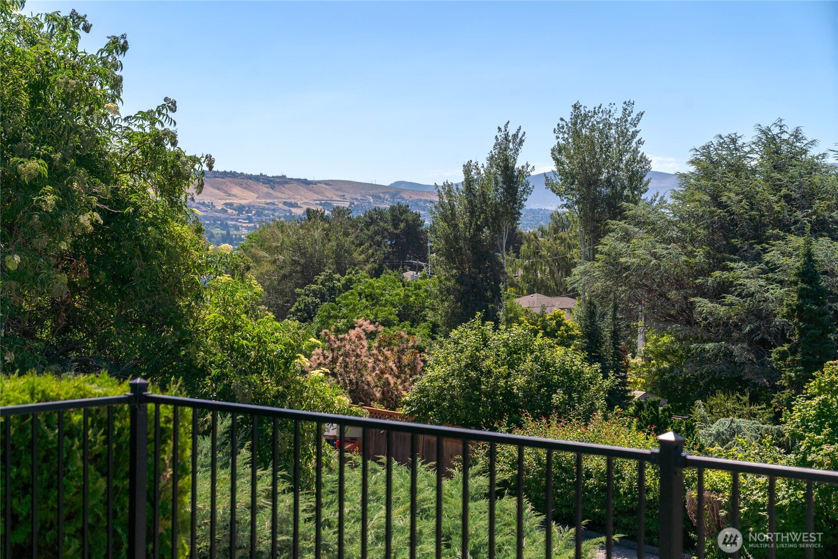 330 Sunnyslope Heights Road Wenatchee, WA 98801 - Photo 24 of 38