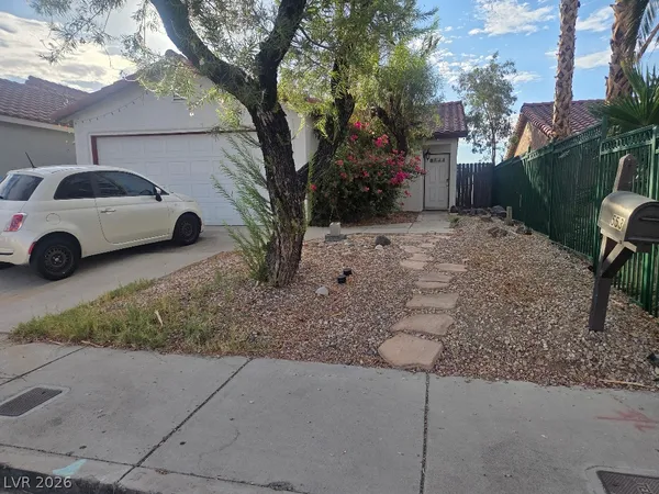 $2,000 | 553 Grimsby Avenue, Henderson, NV 89014