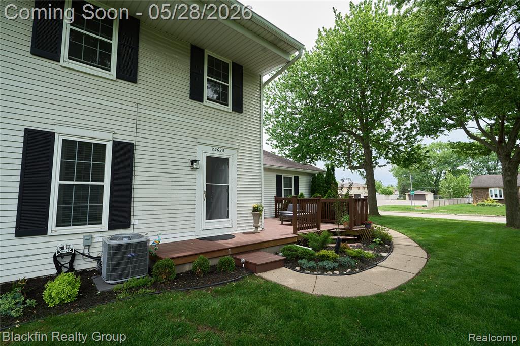 22625 Martin Road St. Clair Shores, MI 48081 - Photo 2 of 23