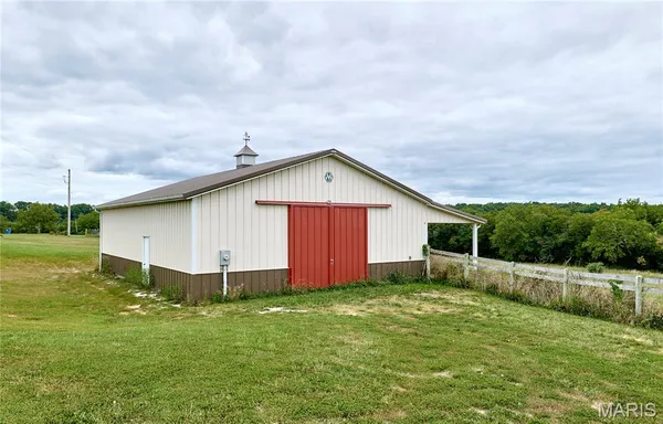 $629,900 | 51 Fox Hollow Lane, Eolia, MO 63344