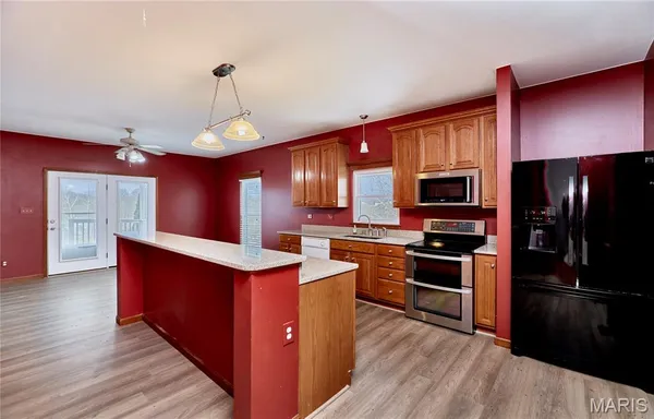 $629,900 | 51 Fox Hollow Lane, Eolia, MO 63344