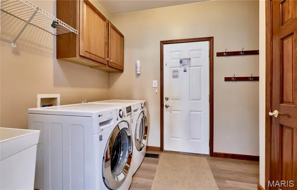 $629,900 | 51 Fox Hollow Lane, Eolia, MO 63344