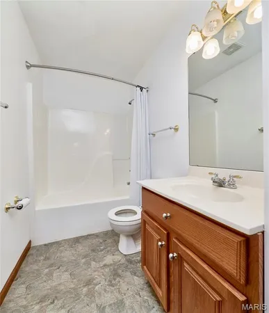 $629,900 | 51 Fox Hollow Lane, Eolia, MO 63344