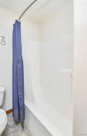 $629,900 | 51 Fox Hollow Lane, Eolia, MO 63344