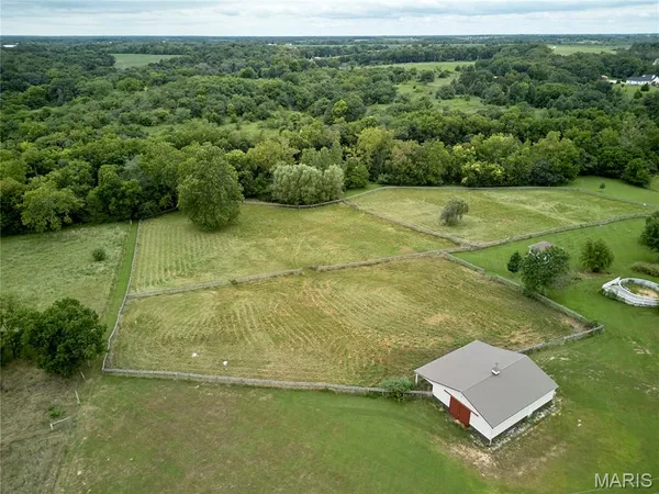 $629,900 | 51 Fox Hollow Lane, Eolia, MO 63344